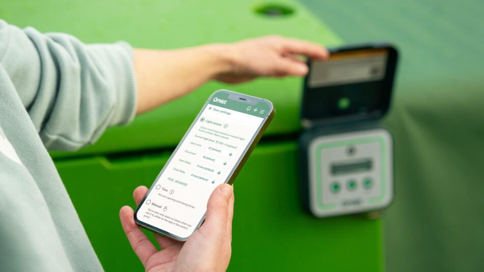 Die App für die Intelligente Autodoor und die Intelligente Steuereinheit in Aktion